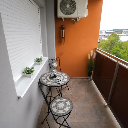 Elegance Apartmani Doboj Stan Na Dan Exterior photo