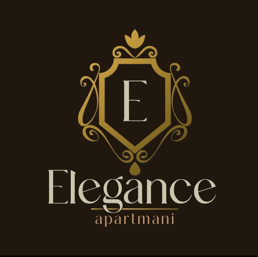 Elegance Stan Na Dan Apartment *